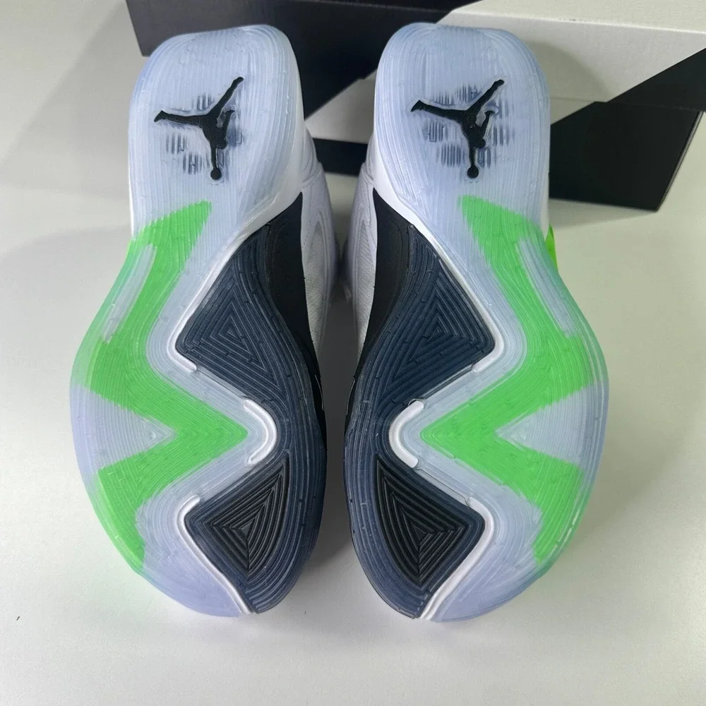 Nike Luka 2 Big Kids' Shoes (DZ3498-103, White/Green Strike/Black) Size 7Y/W 8.5